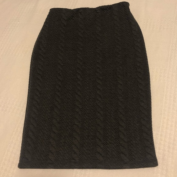 Beautiful stretchy skirt! - Picture 4 of 10